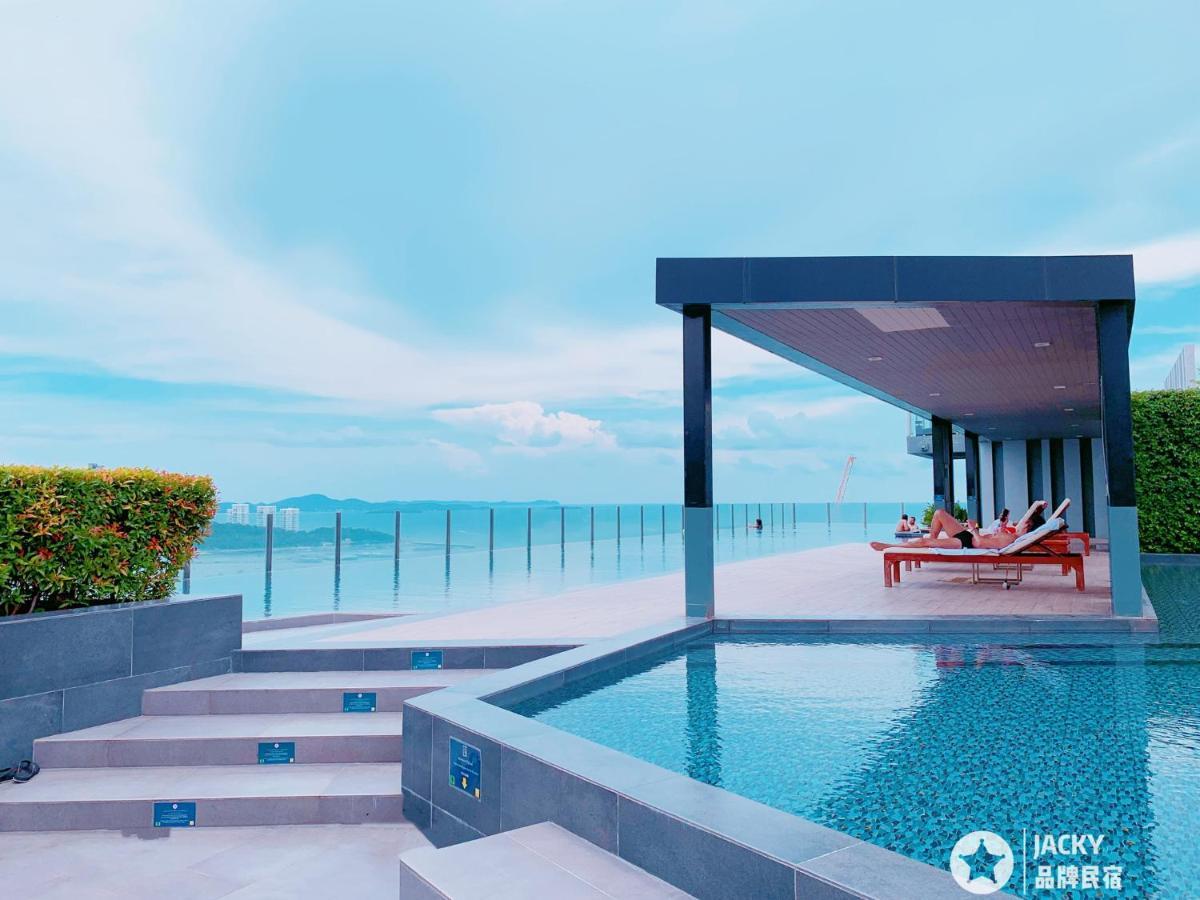 The Base Seaview Holiday Inn パッタヤー エクステリア 写真