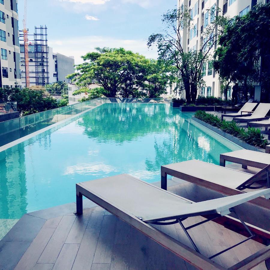 The Base Seaview Holiday Inn パッタヤー エクステリア 写真