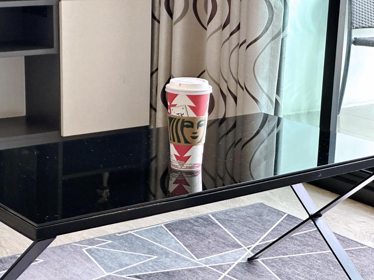 The Base Seaview Holiday Inn パッタヤー エクステリア 写真